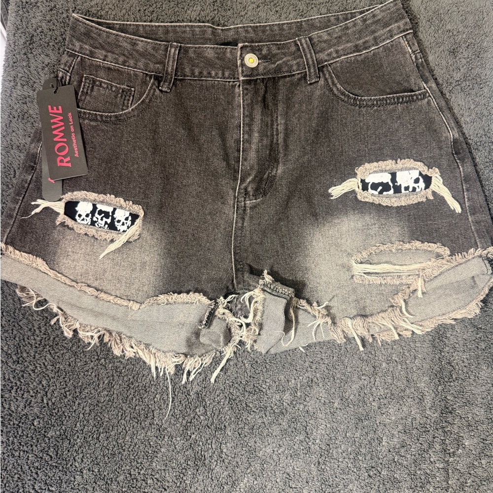 ROMWE Women's Black Distressed Denim Shorts with Skull Patch- NWT‎
